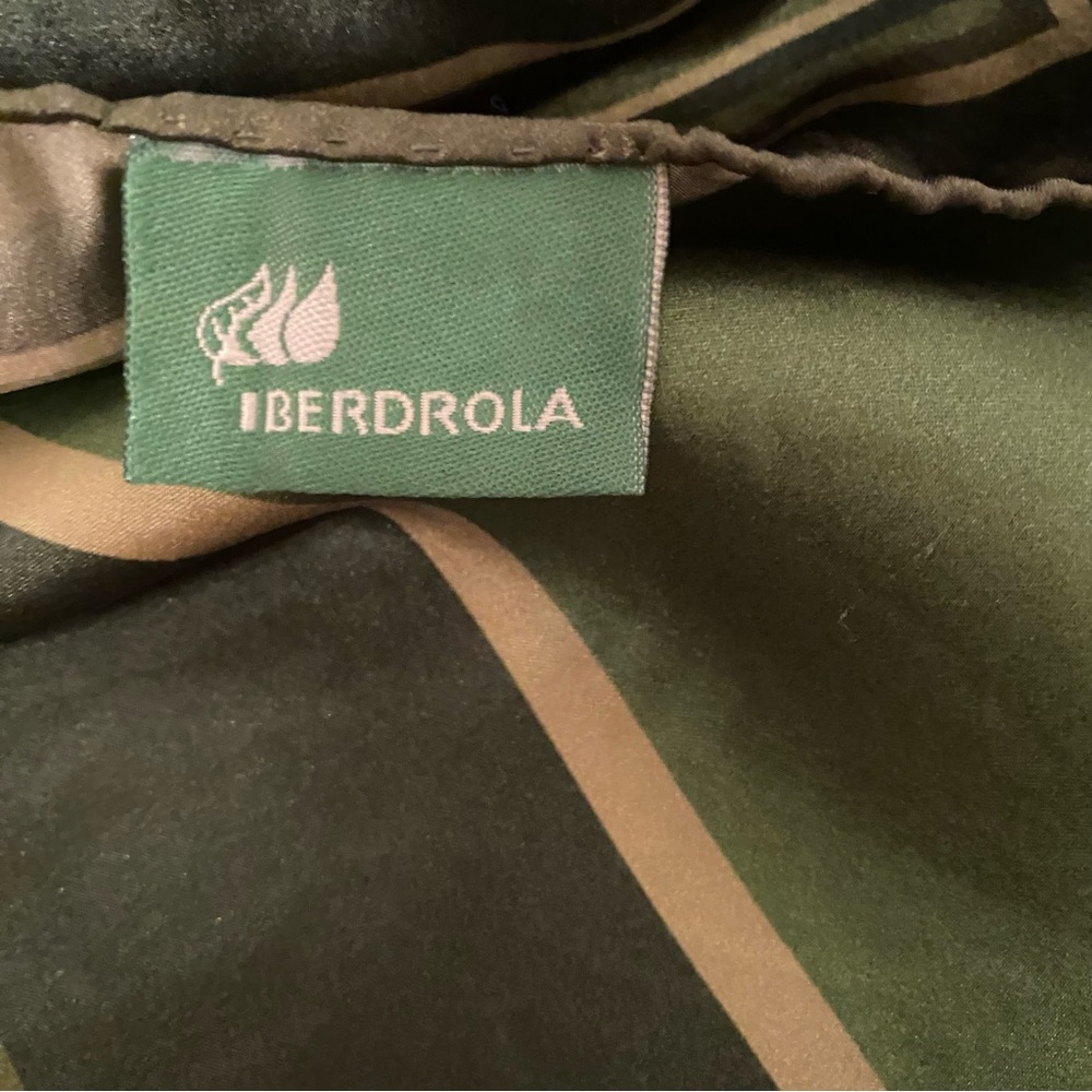 IBERDROLA SCARF LARGE SILK SQUARE GREEN PINK WHITE FLORAL - Picture 8 of 9